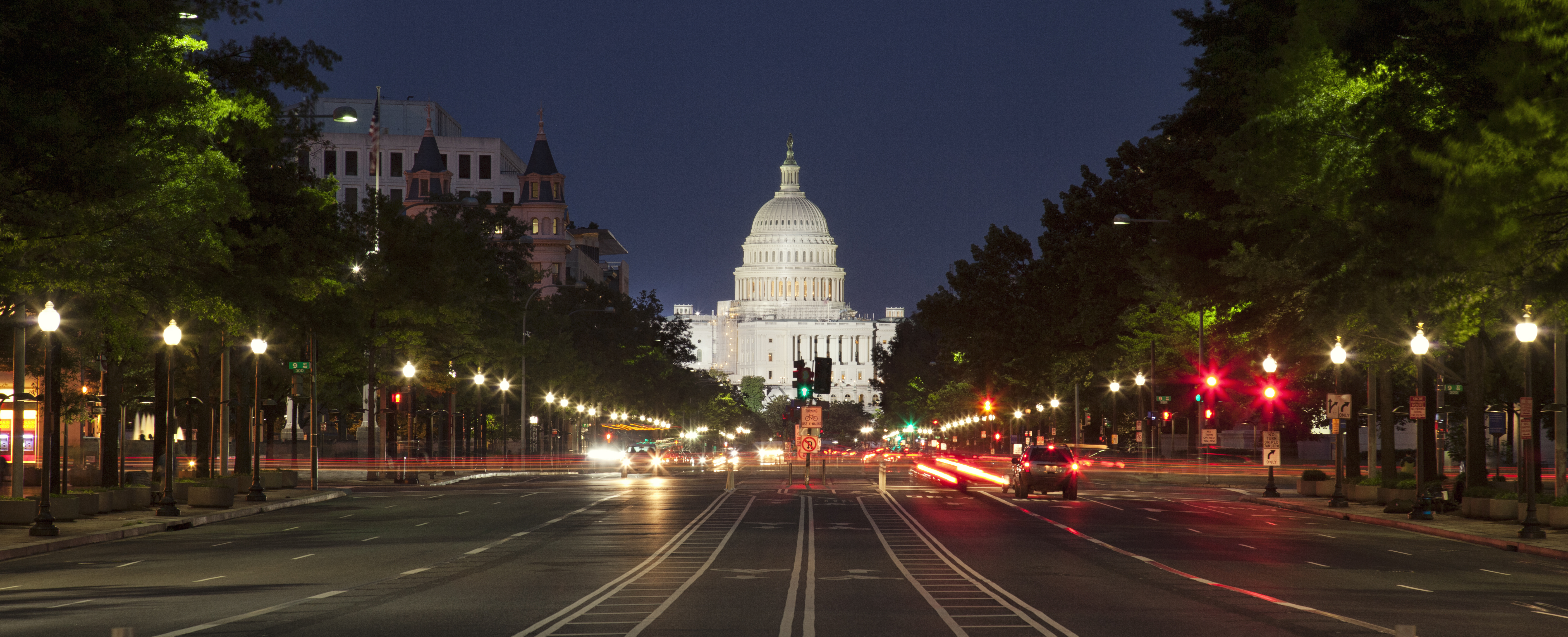 us-capitol-and-constitution-avenue-at-night-PVA5YGW